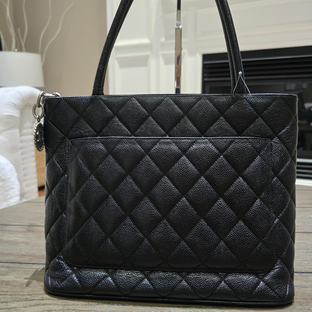 Chanel Black Quilted Leather Tote Bag - Picture 2 of 16